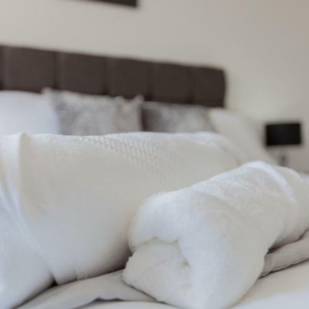 Leys Park Executive Apartments 던펌린 외부 사진
